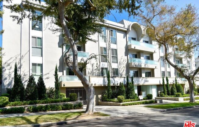 2 beds, 2 baths, 1,389 sqft, $7,000, Unit 107