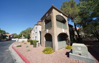 1 bed, 1 bath, $1,195, Unit Building#13 Parcel#138-21-613-299