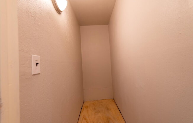 2 beds, 1 bath, 982 sqft, $795