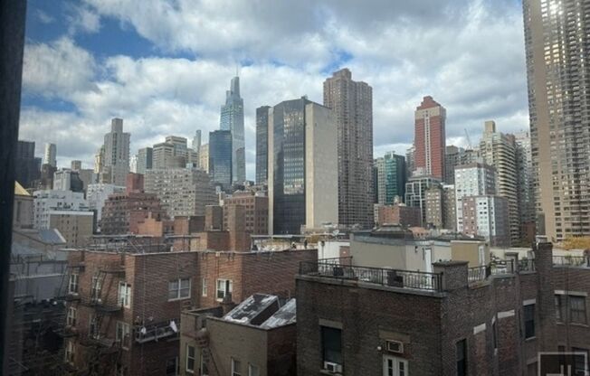 1 bed, 1 bath, 620 sqft, $4,495, Unit 9O