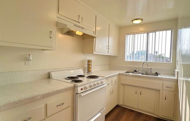 1 bed, 1 bath, 635 sqft, $1,850, Unit 05