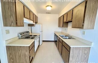 3762 N CEDAR