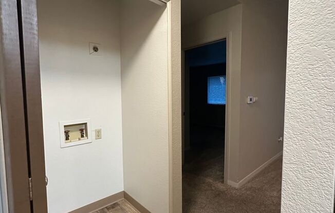 2 beds, 1 bath, $1,675, Unit 10