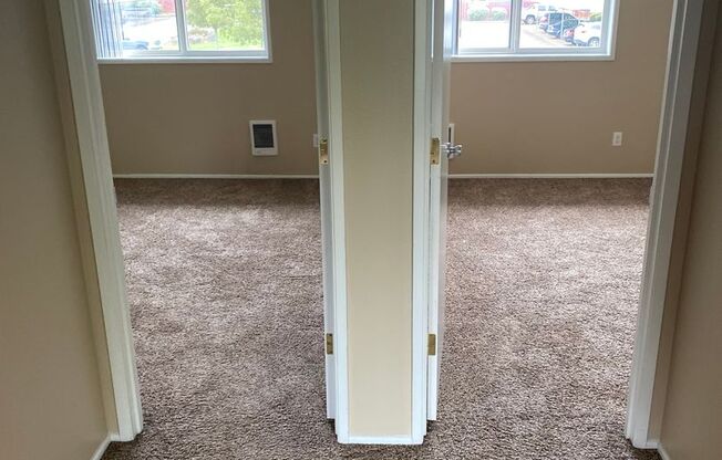 2 beds, 1 bath, 763 sqft, $1,295, Unit 2424-06