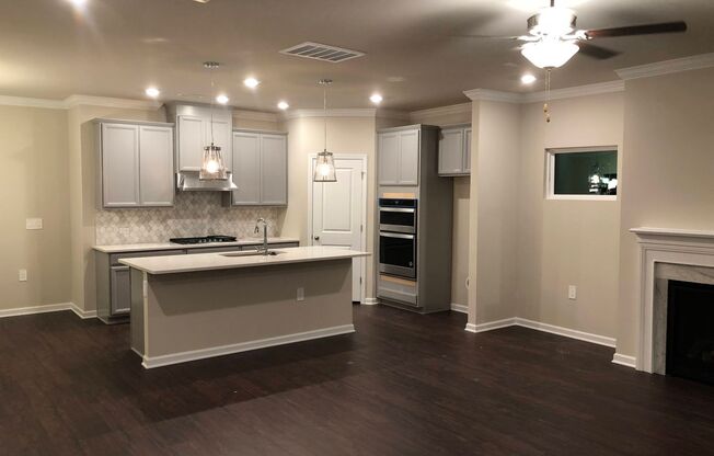 Modern 5 Bed | 3 Bath House in Cary