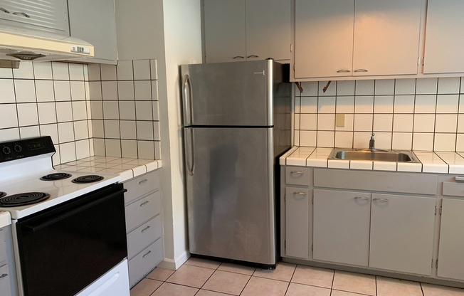 2 beds, 1 bath, $3,200, Unit 1704 Francisco #C