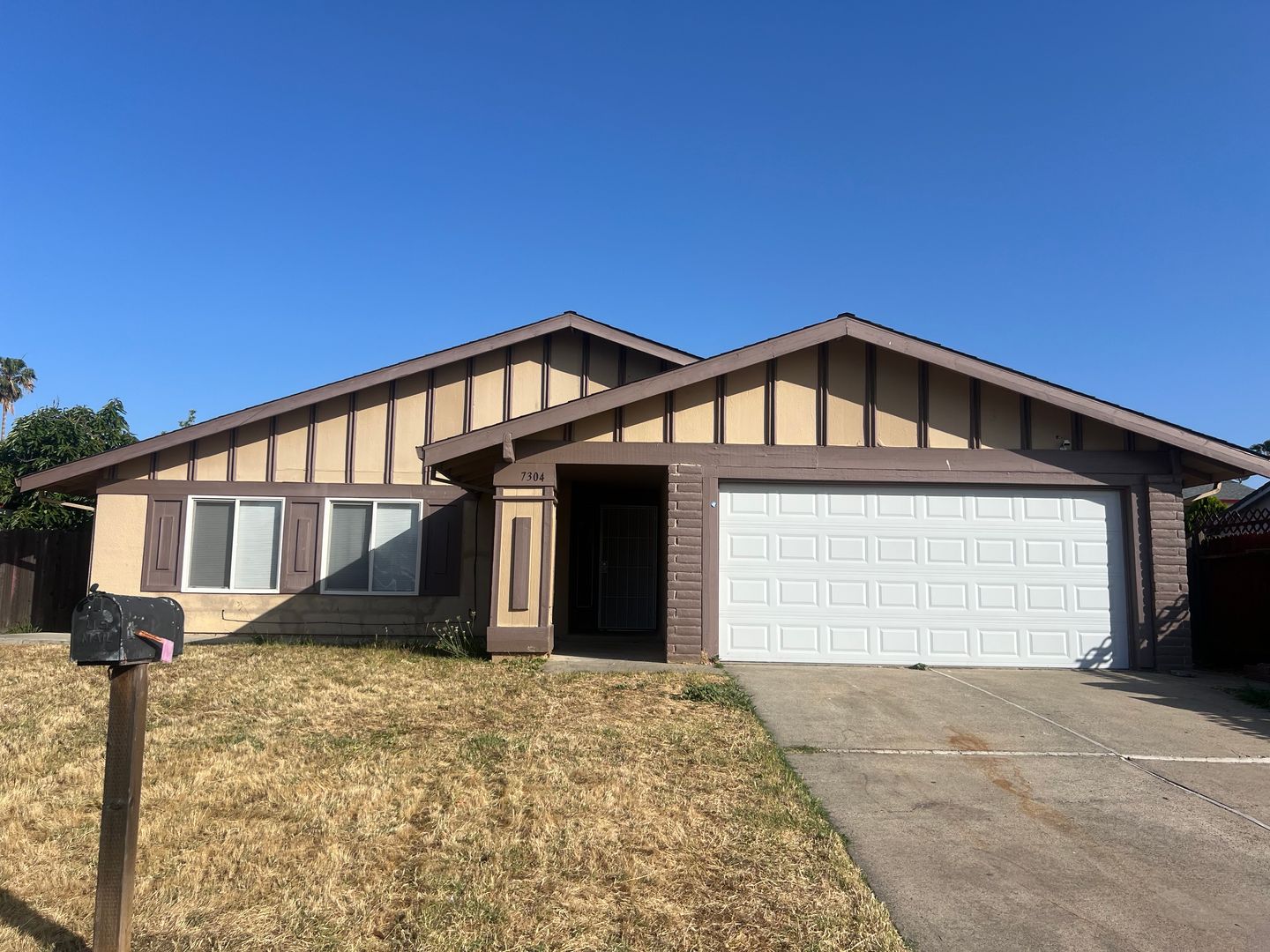 Beautiful House on 7304 Meadowgate Drive