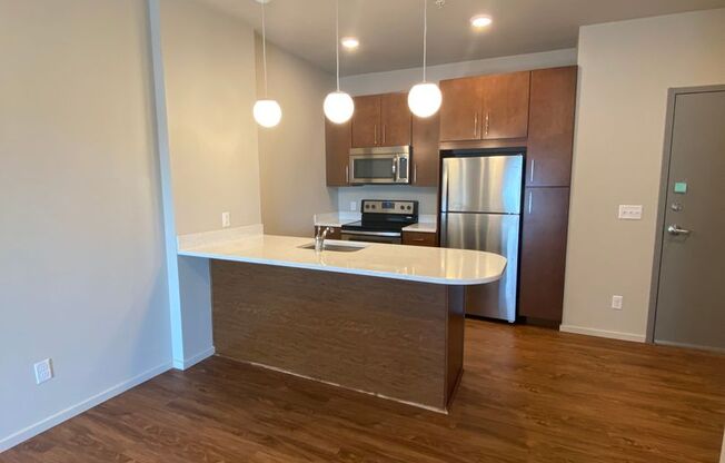1 bed, 1 bath, 671 sqft, $1,325, Unit 363