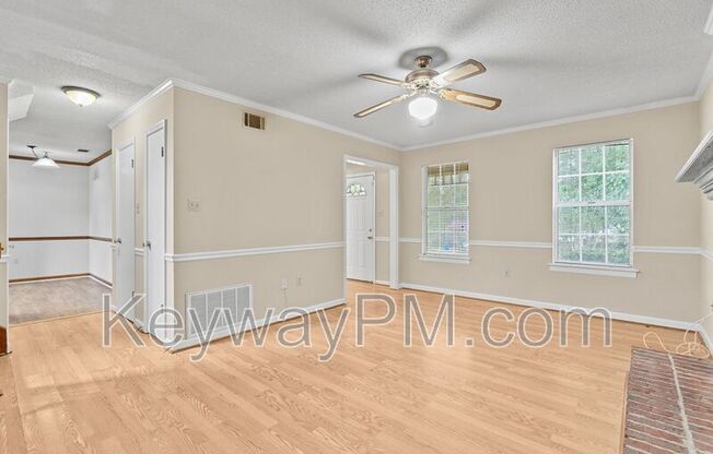 322 LAMPLIGHTER LN