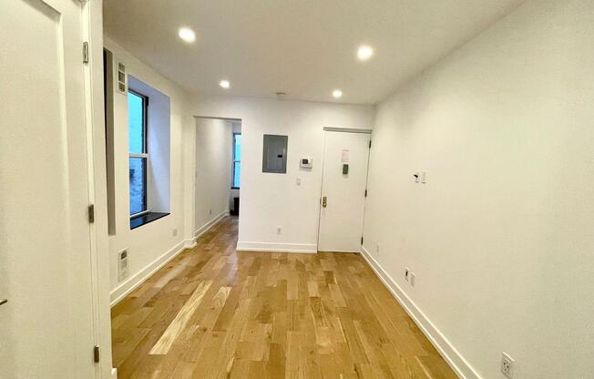 2 beds, 1 bath, $3,610, Unit 14