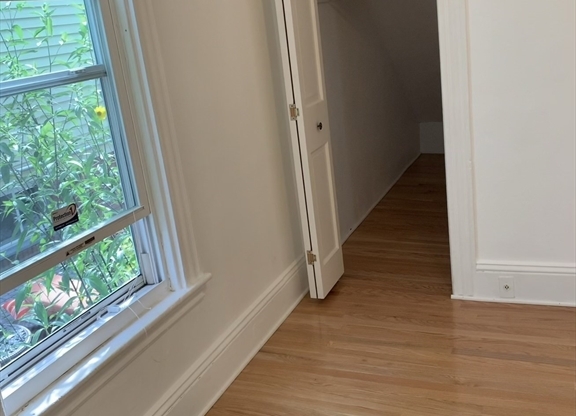14 CALVIN ST