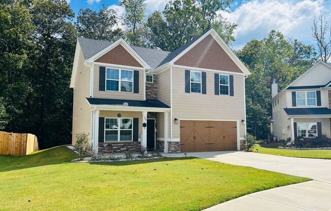 Wow! Beautiful 4 bedroom 2.5 bathroom home in Newnan! Must See!