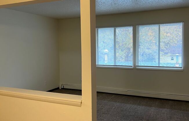 2 beds, 1 bath, 800 sqft, $820, Unit 29