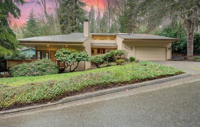 3 beds, 2.5 baths, $3,700