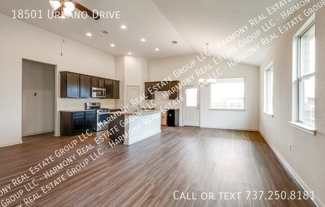 18501 URBANO DR