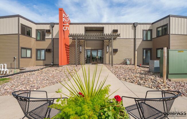 1 bed, 1 bath, 709 sqft, $1,045, Unit 2214-229