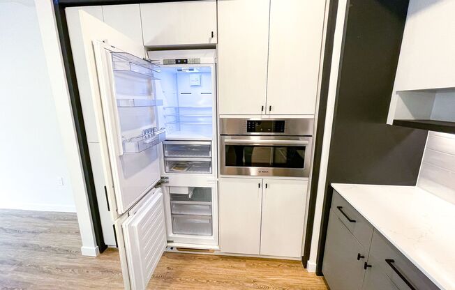 1 bed, 1 bath, 708 sqft, $3,295, Unit 406