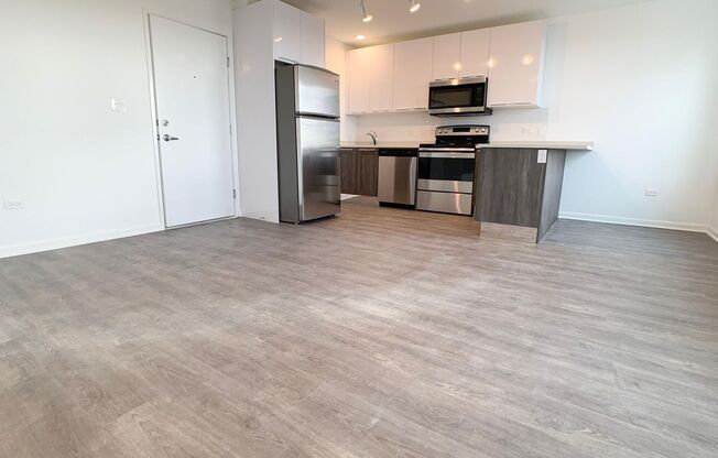 1 bed, 1 bath, 500 sqft, $1,695, Unit 605