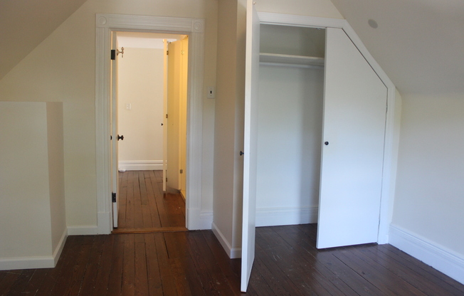 310 E 4 ST
