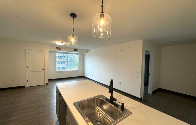 1 bed, 1 bath, 825 sqft, $1,935