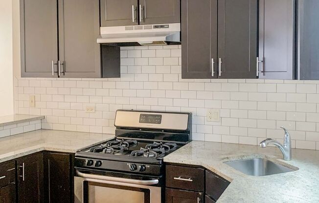 2 beds, 1 bath, 730 sqft, $2,895, Unit 853-2N