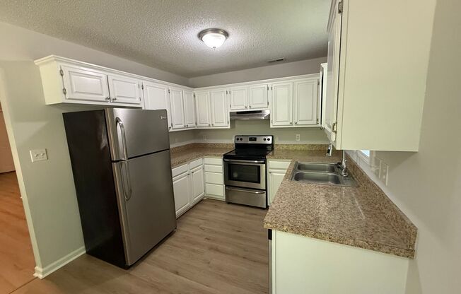 Great 3BD ranch home w/ 1 car garage in quiet neighborhood in Fuquay Varina!