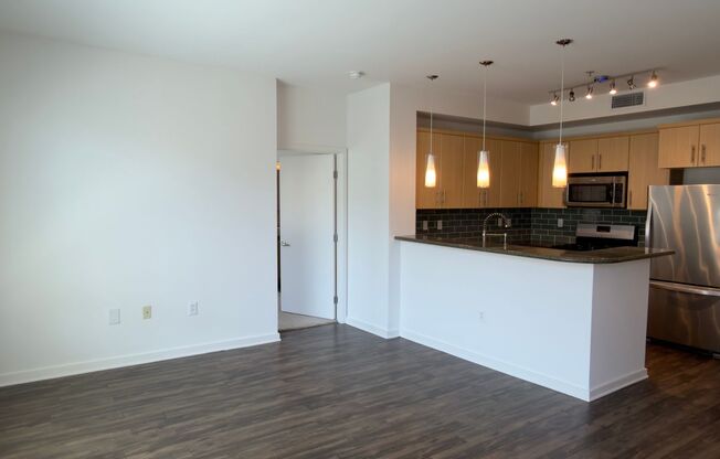 2 beds, 2 baths, 1,072 sqft, $3,495, Unit 525