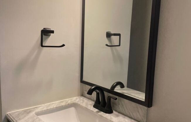 2 beds, 1 bath, 700 sqft, $1,750, Unit 226-23