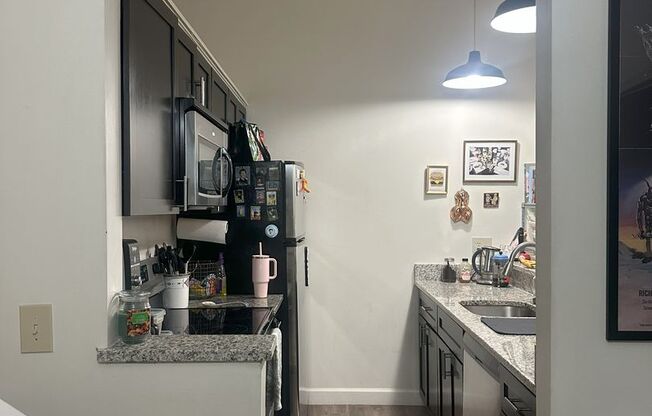 2 beds, 2 baths, 900 sqft, $2,299, Unit 416