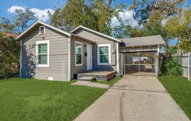 (PENDING) 3 Bed 2 Bath House for Rent in Dallas!