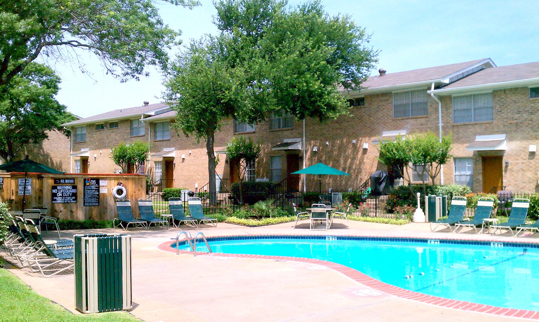 Saturn Square Apartments