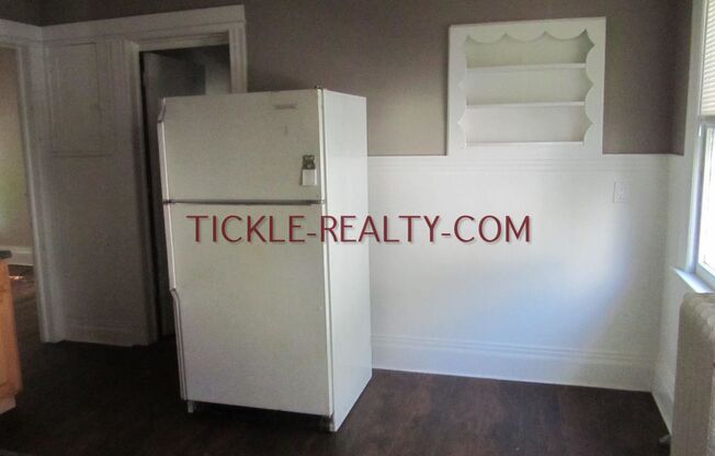 3 beds, 1 bath, $1,395