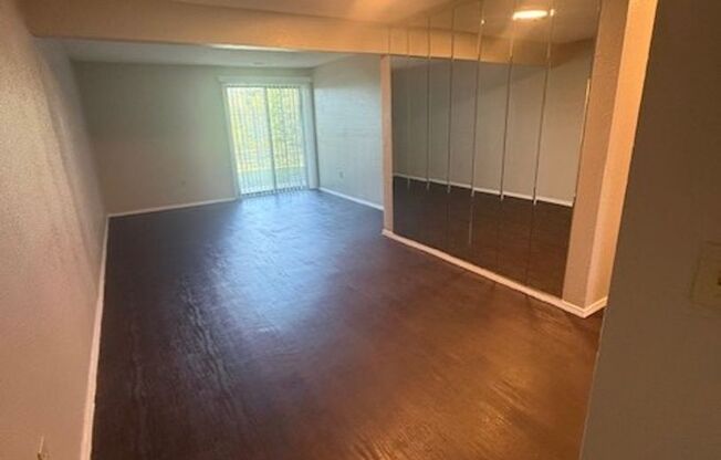 2 beds, 1 bath, 858 sqft, $820, Unit 2703-103