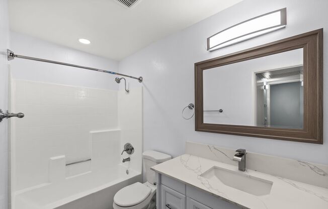 2 beds, 2 baths, 850 sqft, $2,848, Unit 402