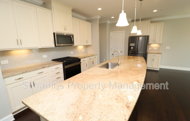 410 BOSCAWEN LN
