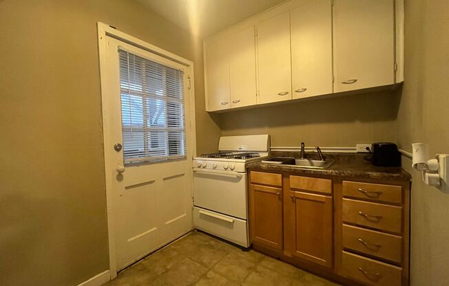 1 bed, 1 bath, 500 sqft, $926, Unit 4