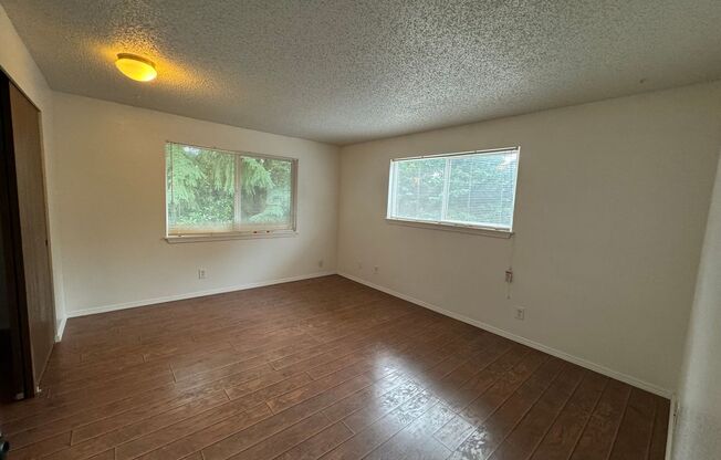 2 beds, 1 bath, 974 sqft, $1,700, Unit D