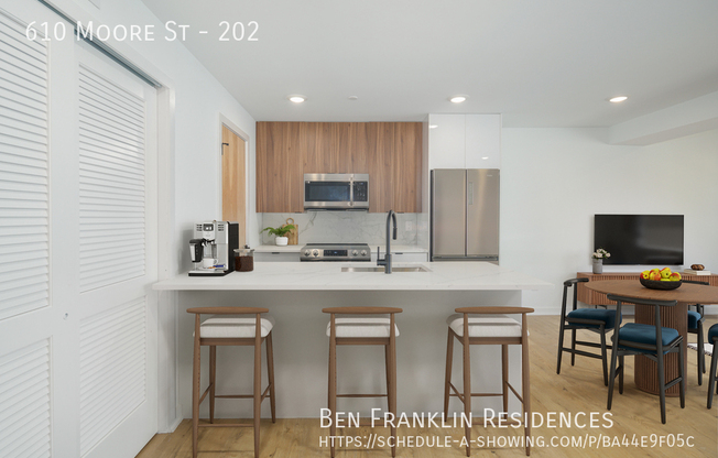 610 MOORE ST