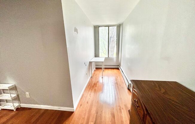 2 beds, 1 bath, 768 sqft, $2,440, Unit 218