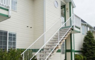 Townhouse conveniently located to MSU & downtown