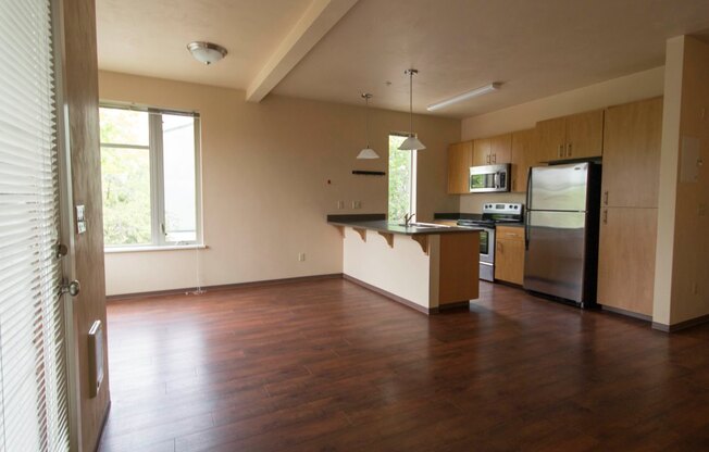 3 beds, 2 baths, 1,322 sqft, $3,240, Unit 01