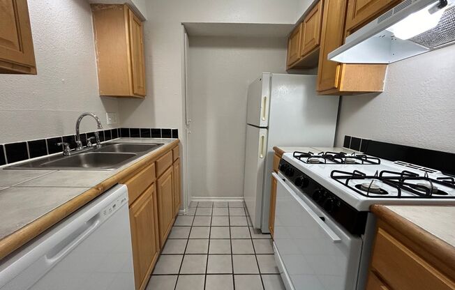 Studio, 1 bath, 400 sqft, $899, Unit ABB-2-114
