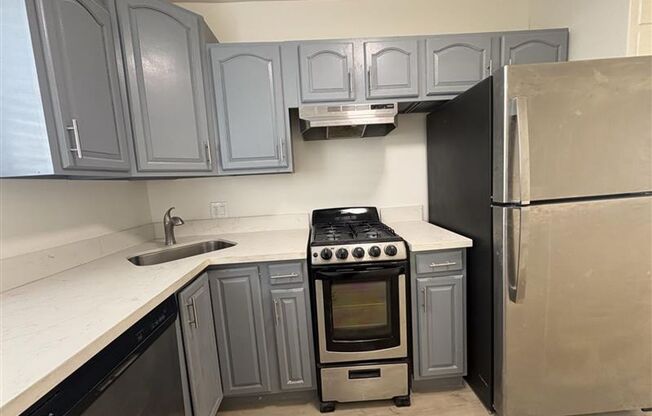 Studio, 1 bath, 900 sqft, $2,195, Unit 2727 Abbot Kinney Apt 1