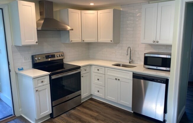 1 bed, 1 bath, 720 sqft, $2,500, Unit 1