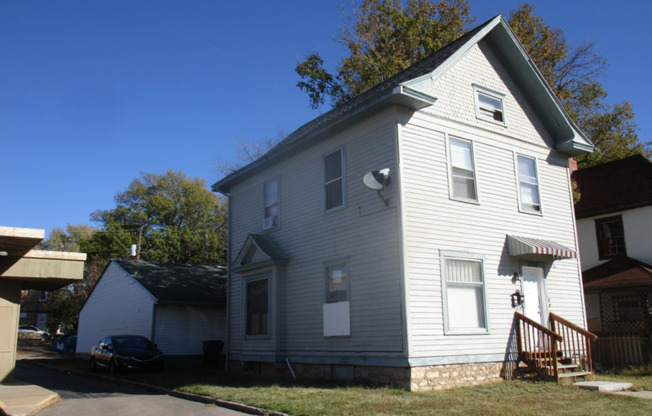 1/2 off sec dep and first full month's rent! Charming 1+-Bedroom Loft Apartment in the Heart of It All!