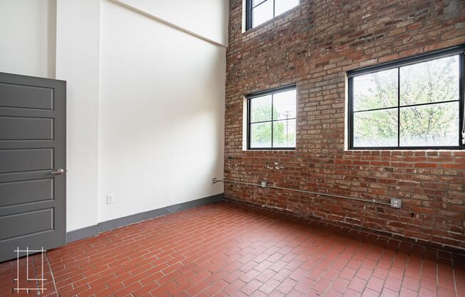 2 beds, 2 baths, $2,100, Unit 727 N. 4th St. Apt. 128
