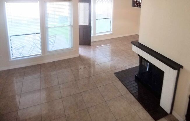 Beautiful 2/2 Towhhouse Feel Condo  x Rent in Winter Park next to Full Sail University !