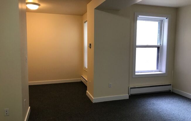 Studio, 1 bath, 392 sqft, $975, Unit 412