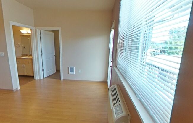 3 beds, 2 baths, 967 sqft, $2,400, Unit 403