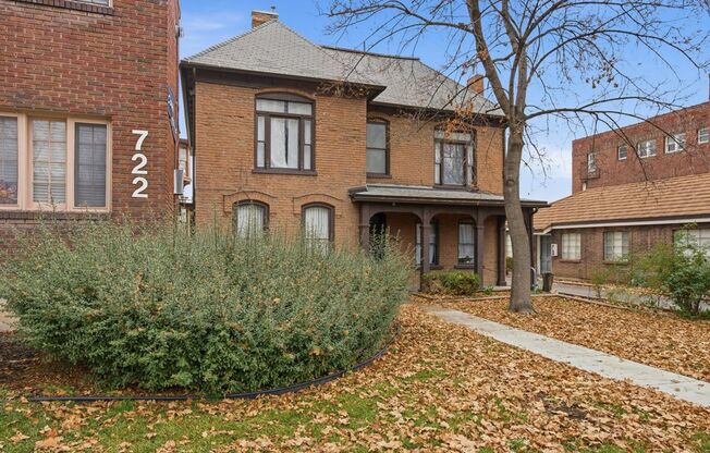 1 bed, 1 bath, $1,200, Unit 718-01